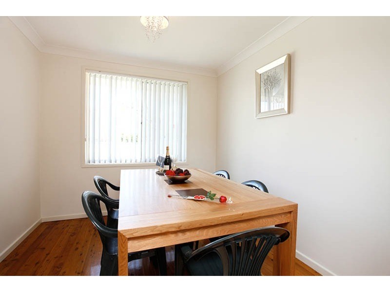 9 Evening Row, St Clair NSW 2759