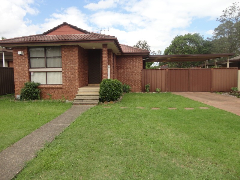 252 Banks Drive, St Clair NSW 2759