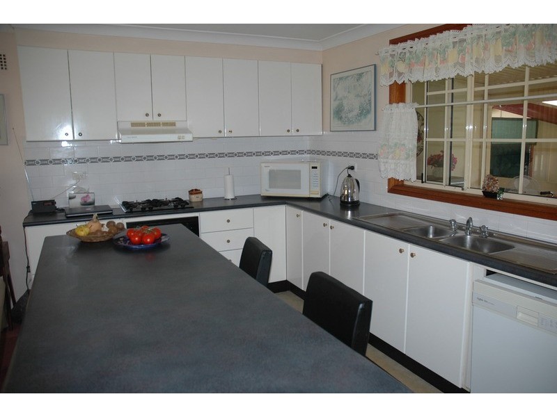 10 Gasmata Crescent, Whalan NSW 2770