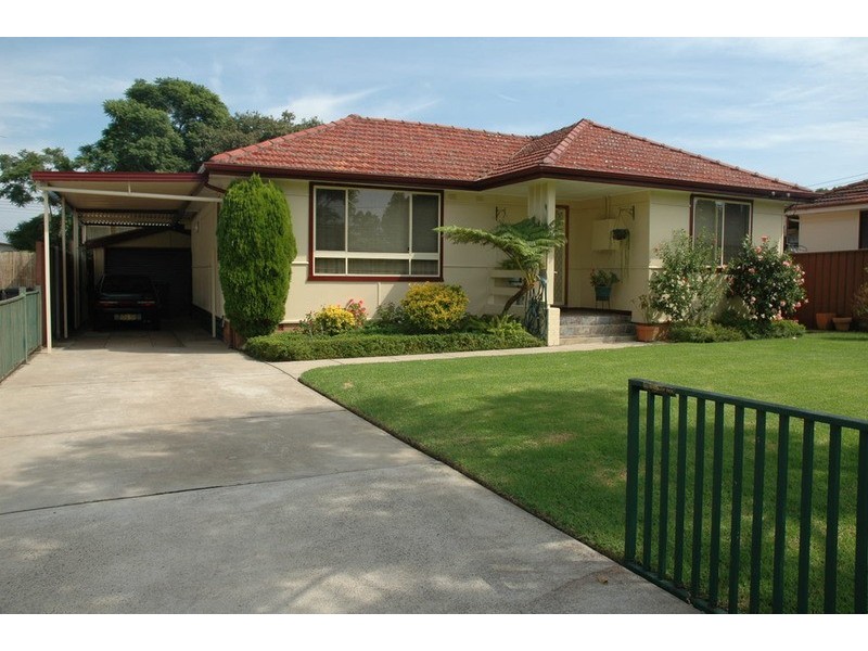 10 Gasmata Crescent, Whalan NSW 2770