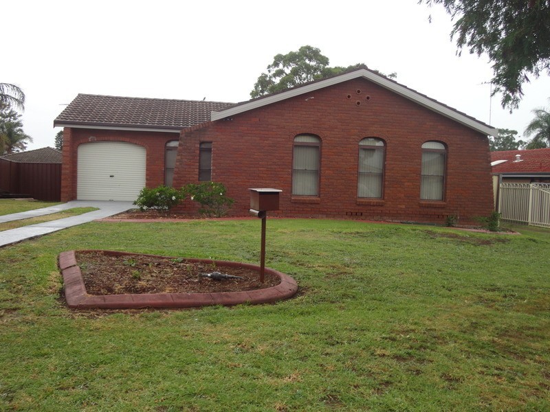 10 Kemerton  Street, St Clair NSW 2759