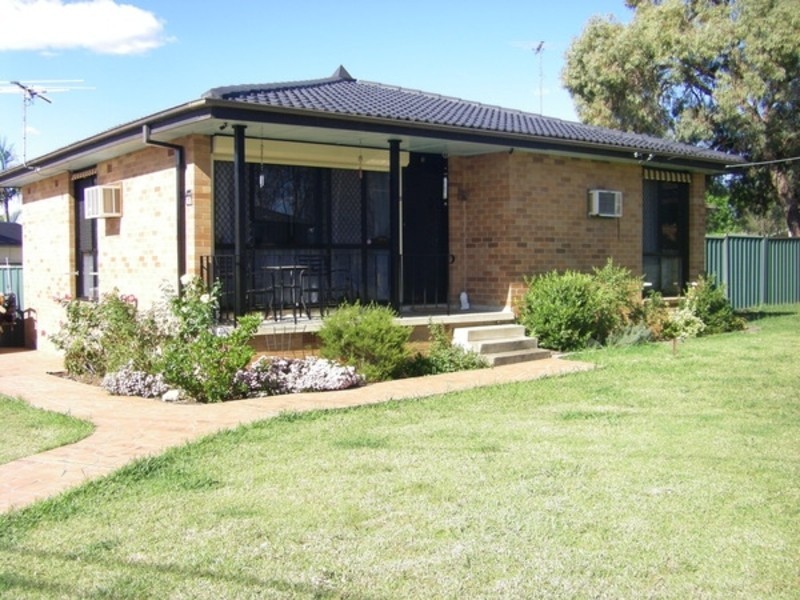 13 Boldrewood Drive, Blackett NSW 2770