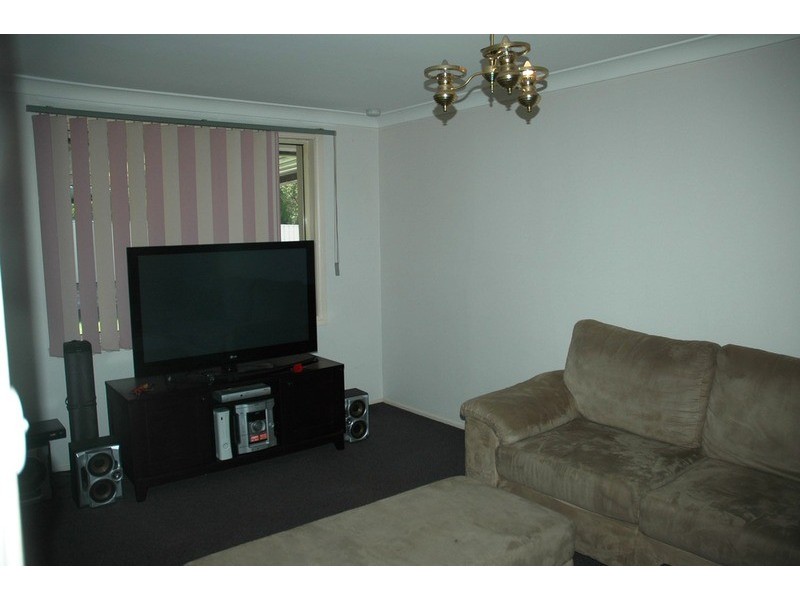 14 Alpine Circuit, St Clair NSW 2759