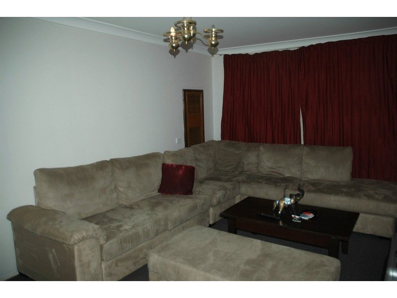 14 Alpine Circuit, St Clair NSW 2759