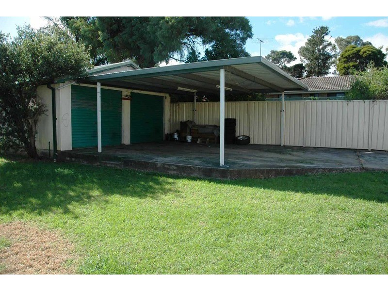 14 Alpine Circuit, St Clair NSW 2759