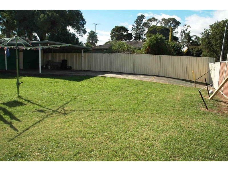 14 Alpine Circuit, St Clair NSW 2759