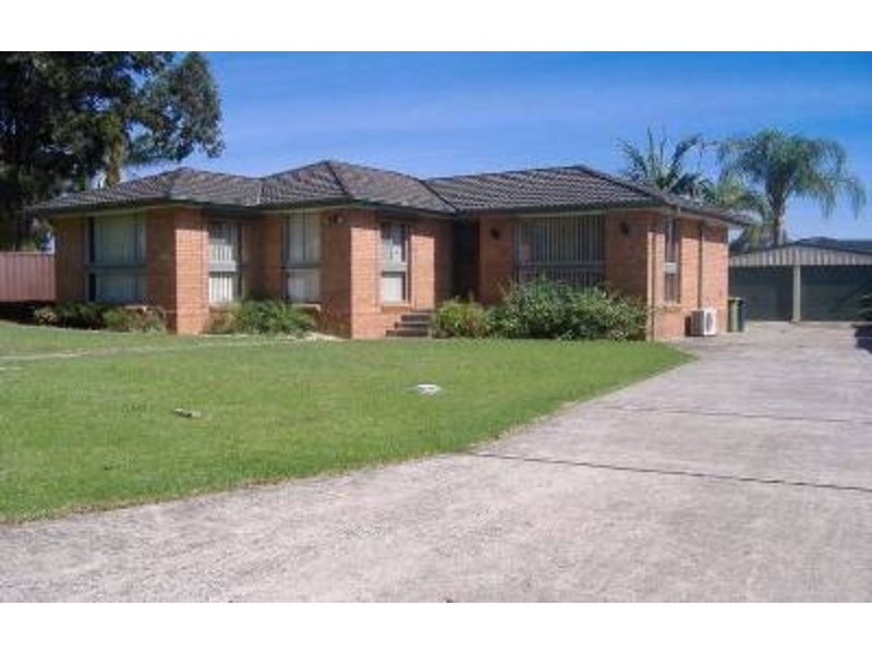 7 Daniel Parade, St Clair NSW 2759