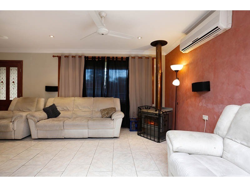 35 Marquesa Crescent, Lethbridge Park NSW 2770