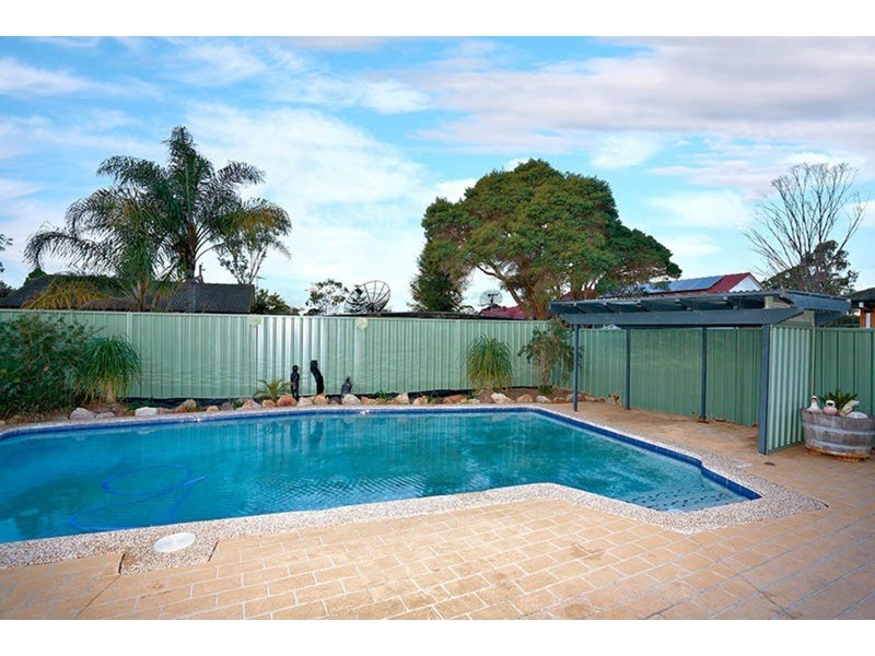 35 Marquesa Crescent, Lethbridge Park NSW 2770