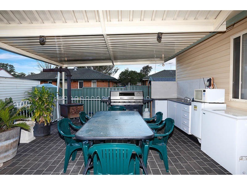 35 Marquesa Crescent, Lethbridge Park NSW 2770