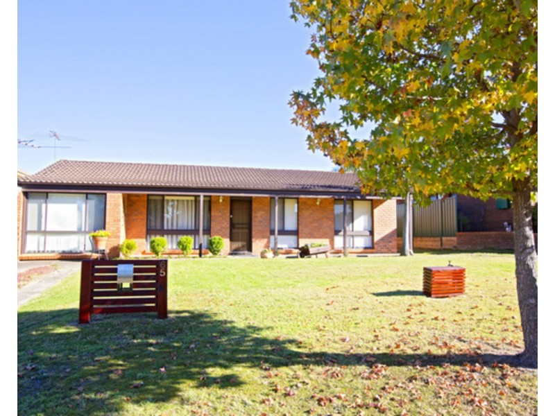 65 Pinecreek Circuit, St Clair NSW 2759