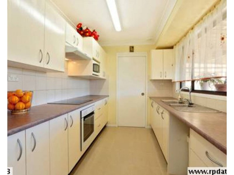 65 Pinecreek Circuit, St Clair NSW 2759