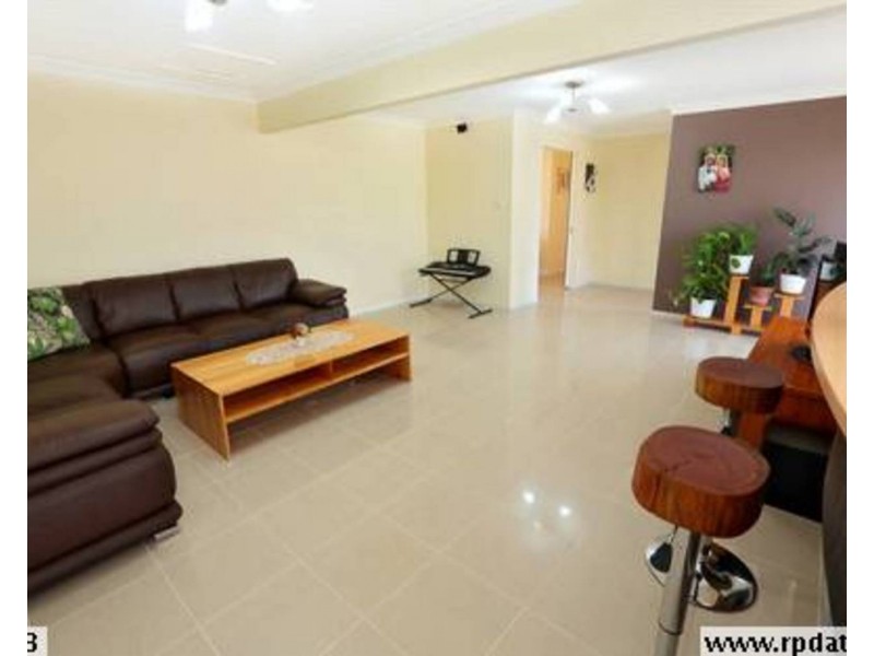 65 Pinecreek Circuit, St Clair NSW 2759