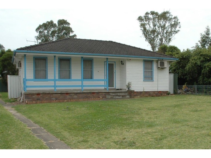 43 Nauru  Crescent, Lethbridge Park NSW 2770