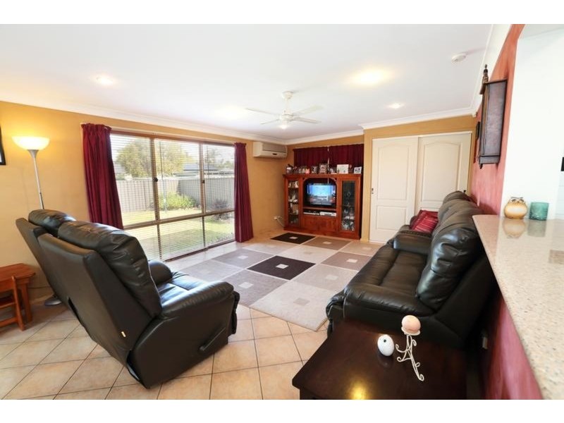 14 Gilbert Street, Colyton NSW 2760