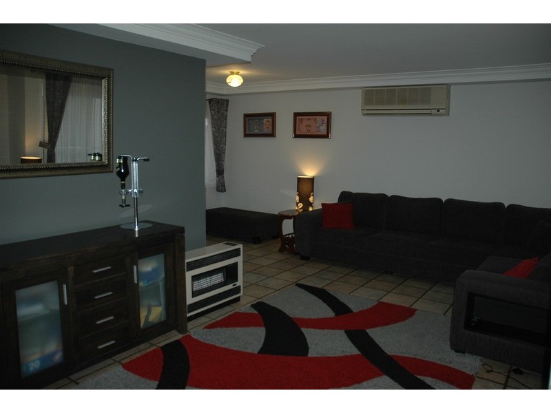 33 Bouchet Crescent, Minchinbury NSW 2770