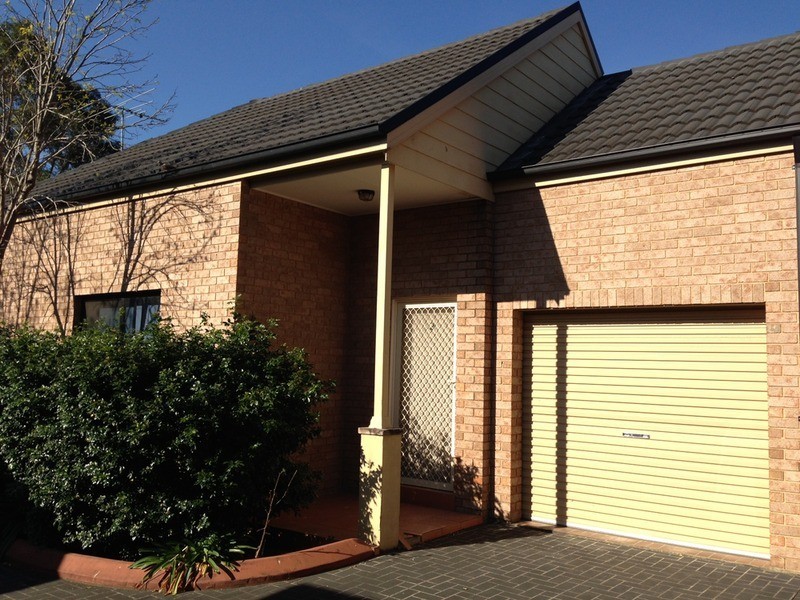 2/140-142 Canberra Street, St Marys NSW 2760