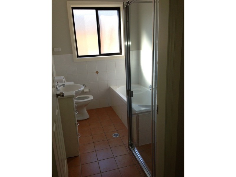 2/140-142 Canberra Street, St Marys NSW 2760