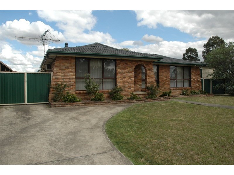 1 Nebula Glen, North St Marys NSW 2760