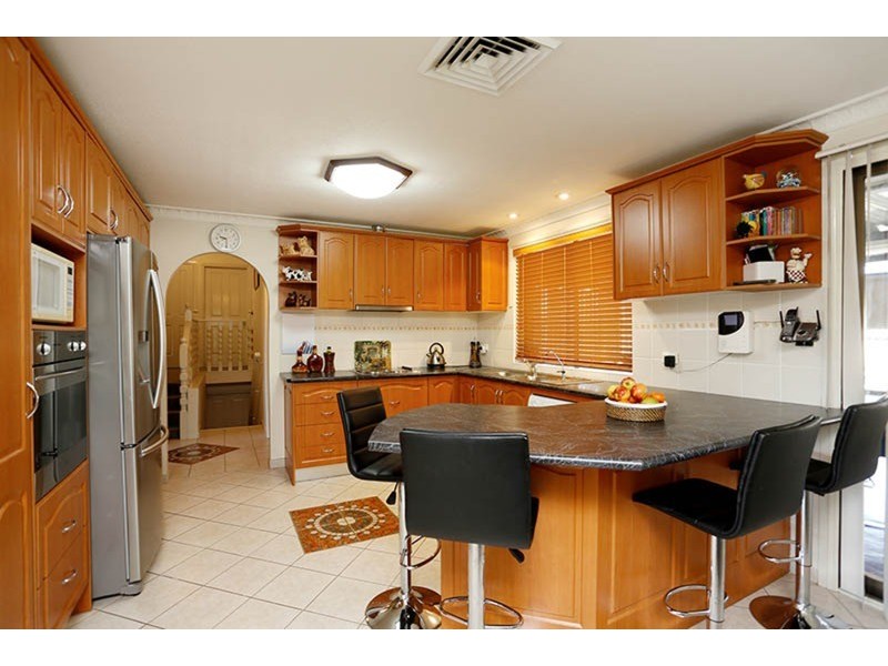 7 Derwent Place, St Clair NSW 2759