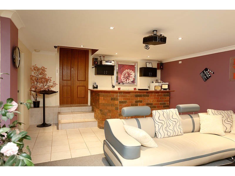 7 Derwent Place, St Clair NSW 2759