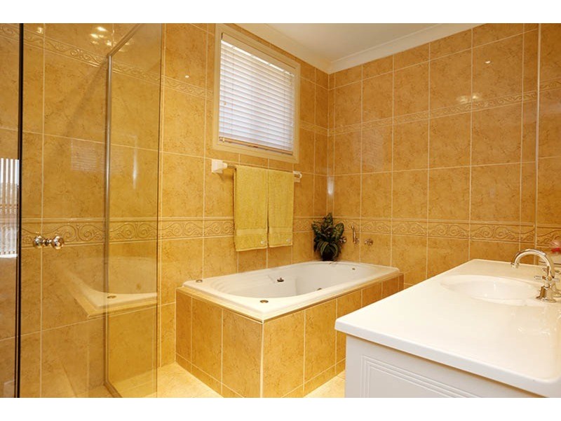 7 Derwent Place, St Clair NSW 2759