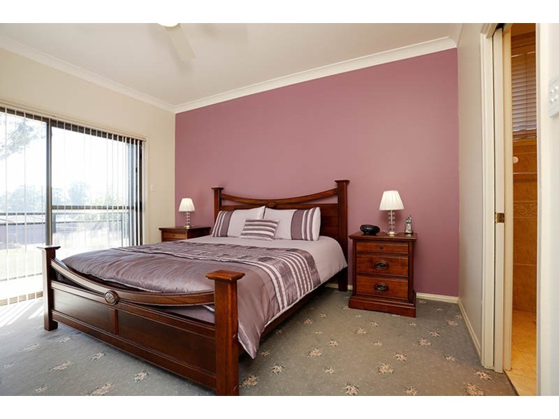 7 Derwent Place, St Clair NSW 2759