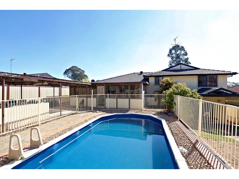 7 Derwent Place, St Clair NSW 2759