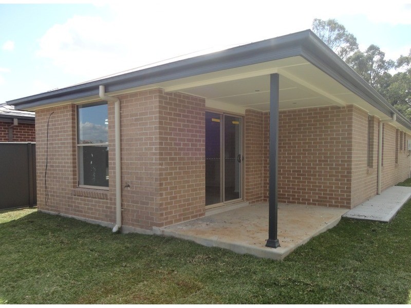 35 Moluccana  Crescent, Ropes Crossing NSW 2760