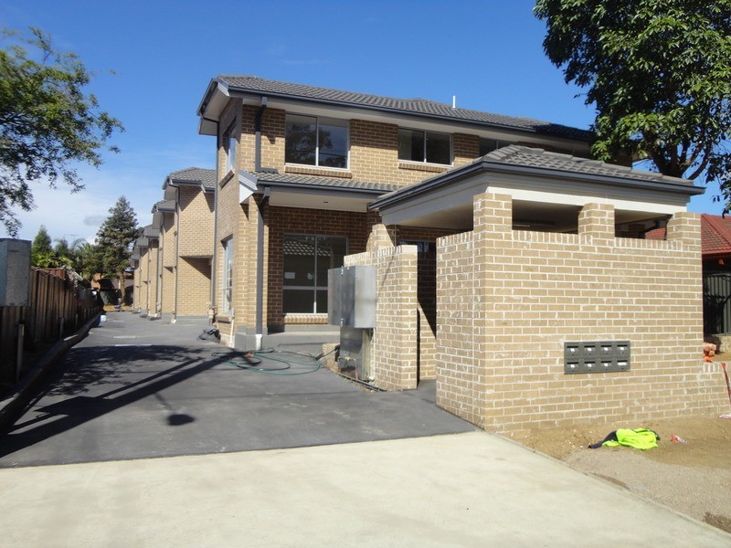 1 – 5 /28 Wilson Street, St Marys NSW 2760