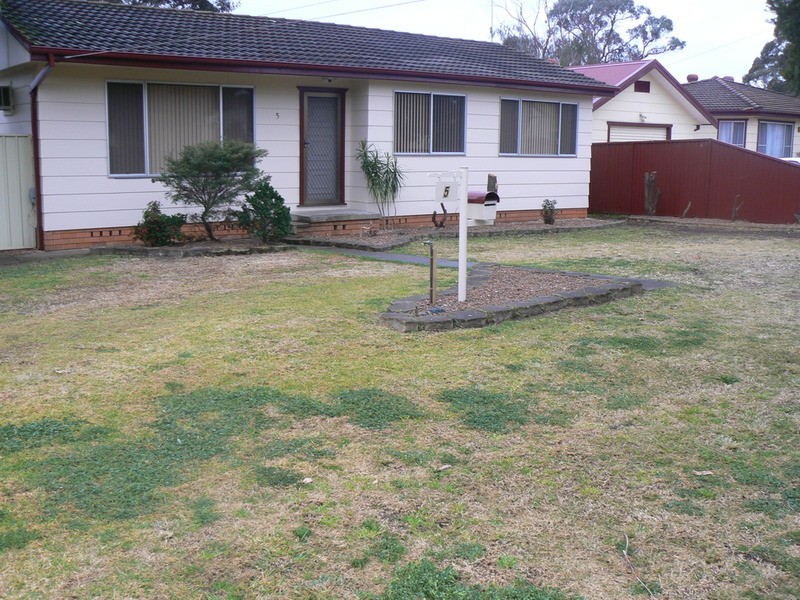 5 Denzil Avenue, St Clair NSW 2759