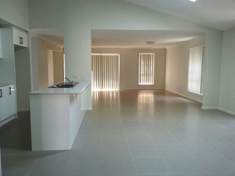 11 Allom Street, Ropes Crossing NSW 2760