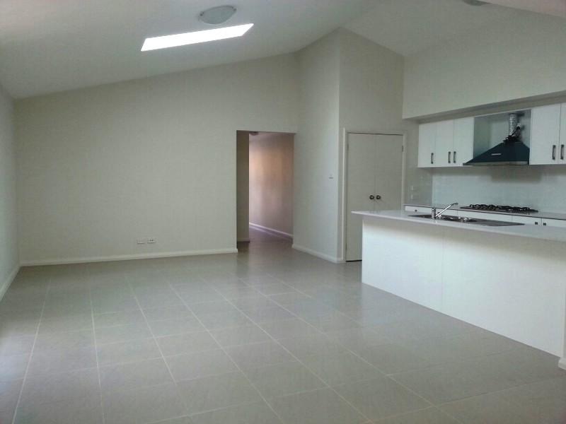 11 Allom Street, Ropes Crossing NSW 2760