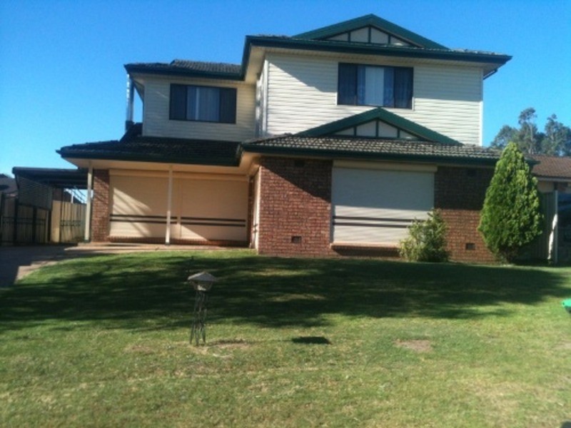 16 Redstone Place, St Clair NSW 2759