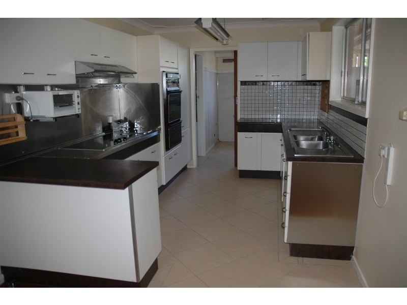 6 Yarrabee Place, Colyton NSW 2760