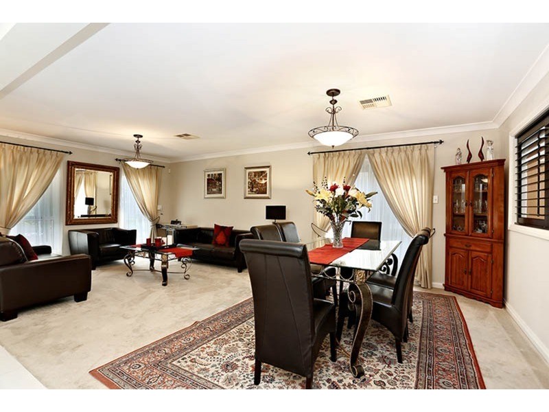 27 Brannigan Street, Ropes Crossing NSW 2760