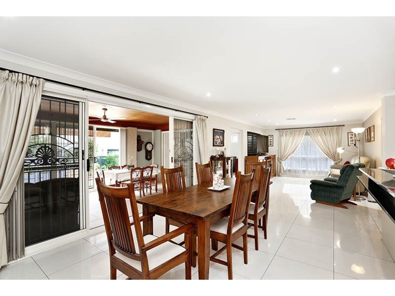 27 Brannigan Street, Ropes Crossing NSW 2760