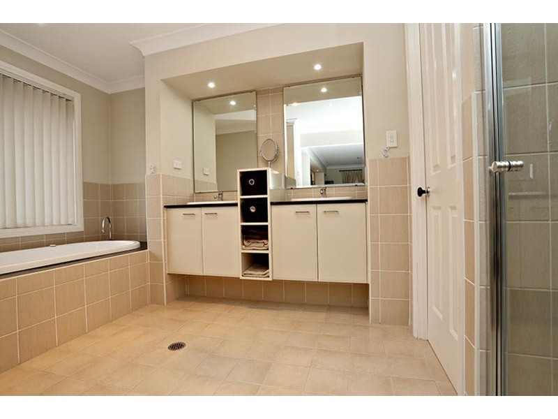 27 Brannigan Street, Ropes Crossing NSW 2760