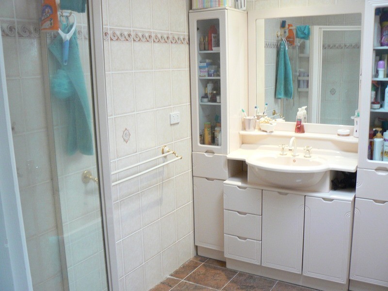 18 Canberra Street, Oxley Park NSW 2760