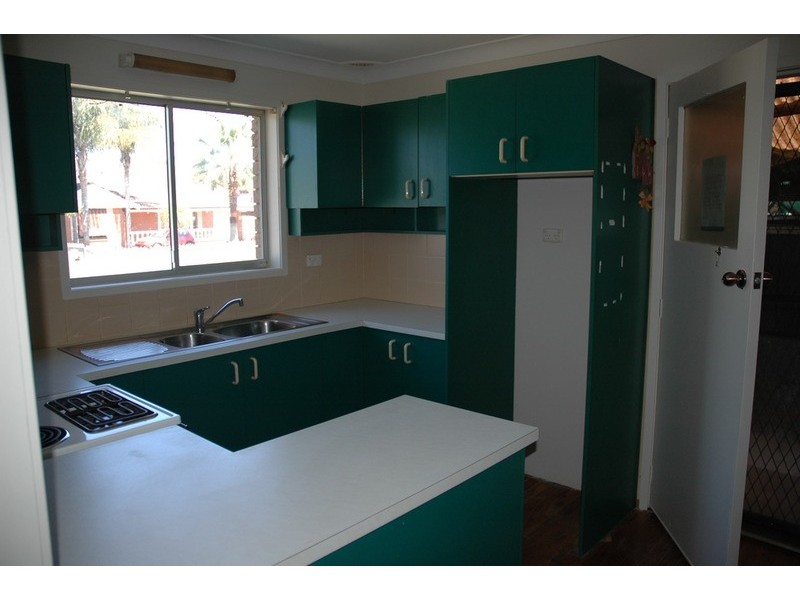 16 Danube Place, St Clair NSW 2759