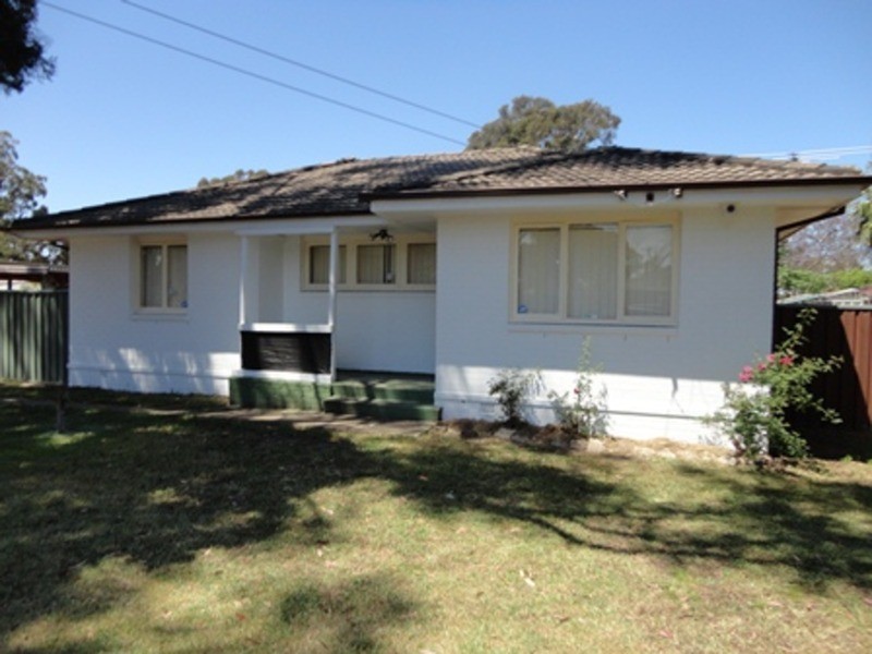 21 Mindanao  Avenue, Lethbridge Park NSW 2770