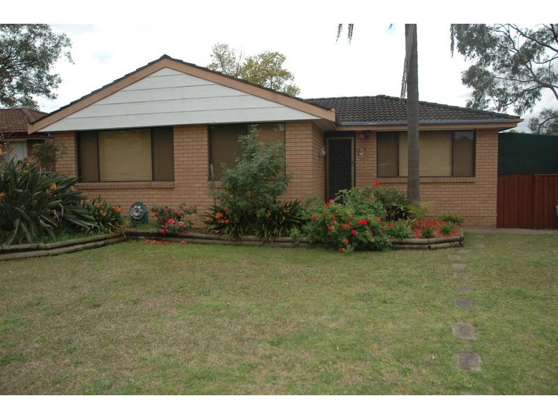 2 Nathan Crescent, Dean Park NSW 2761