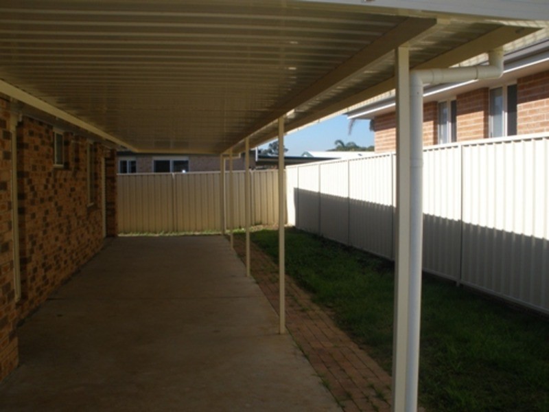 4  KALAMBO  Place, St Clair NSW 2759