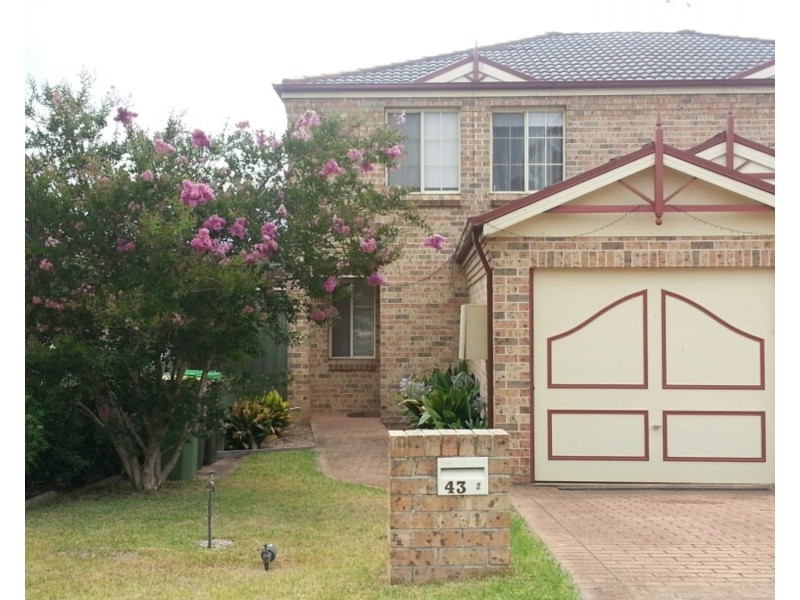 2/43 Luttrell Street, Glenmore Park NSW 2745