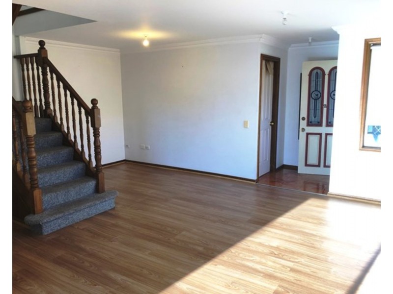 2/43 Luttrell Street, Glenmore Park NSW 2745