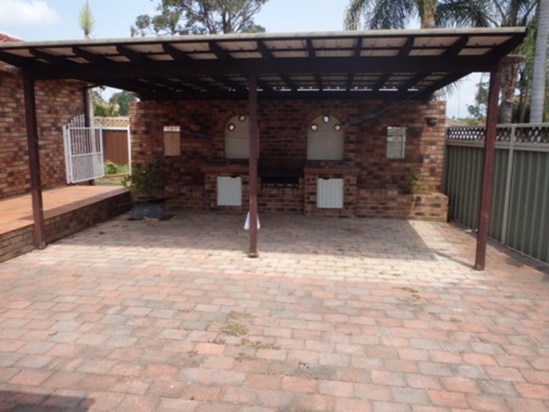 12 Kemerton  Street, St Clair NSW 2759