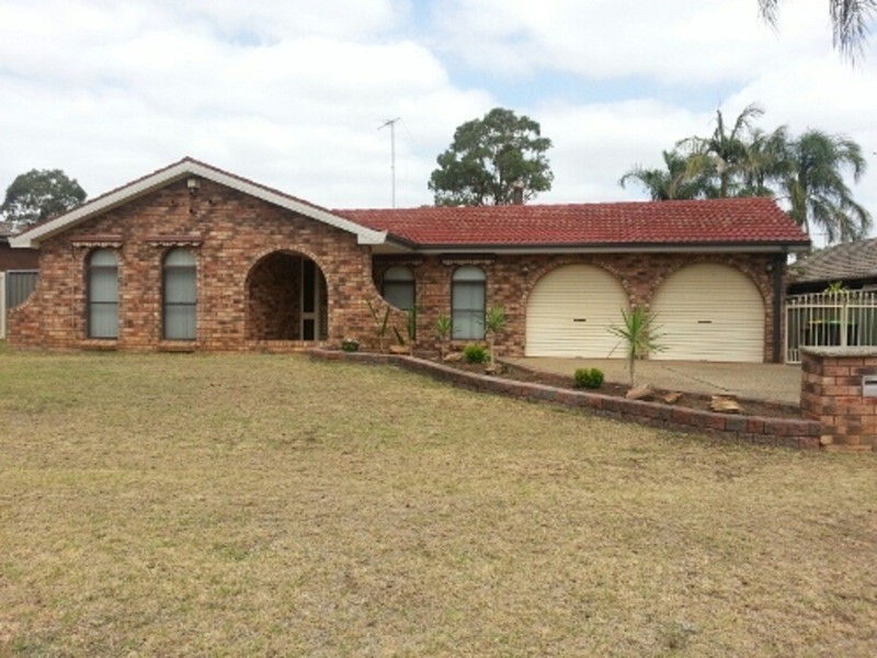 12 Kemerton  Street, St Clair NSW 2759