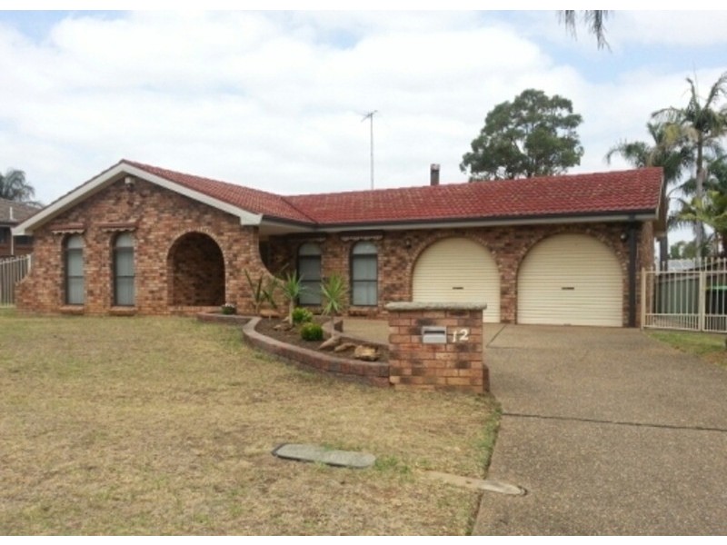 12 Kemerton  Street, St Clair NSW 2759