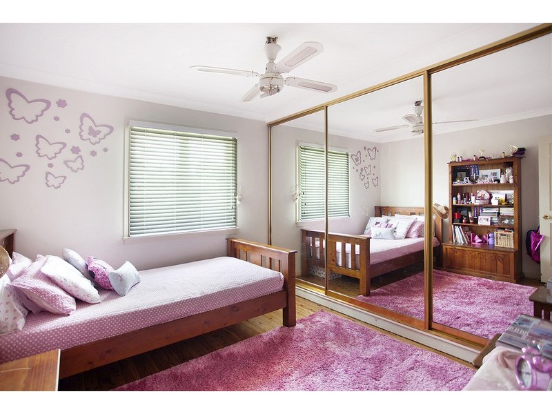 4 Finisterre Avenue, Whalan NSW 2770