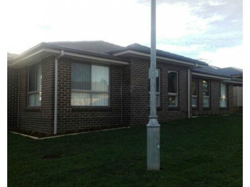 Grannyflat/3A Dewpoint Road, Spring Farm NSW 2570